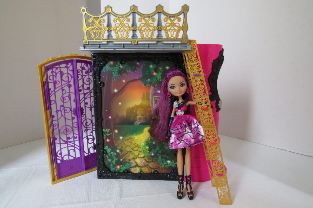 Ever After High Briar Beauty Book Playset Honey Bee Happy