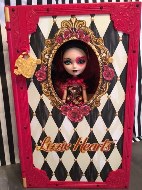 Ever After High Lizzie Hearts Spring Unsprung Book Playset